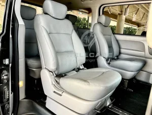 Alternative view of Hyundai - H1 (8 Pax) 2023