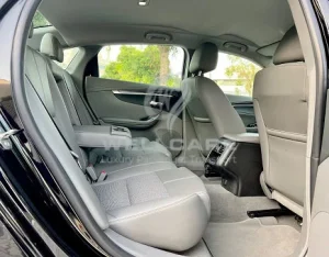 Alternative view of Chevrolet - Impala-2022